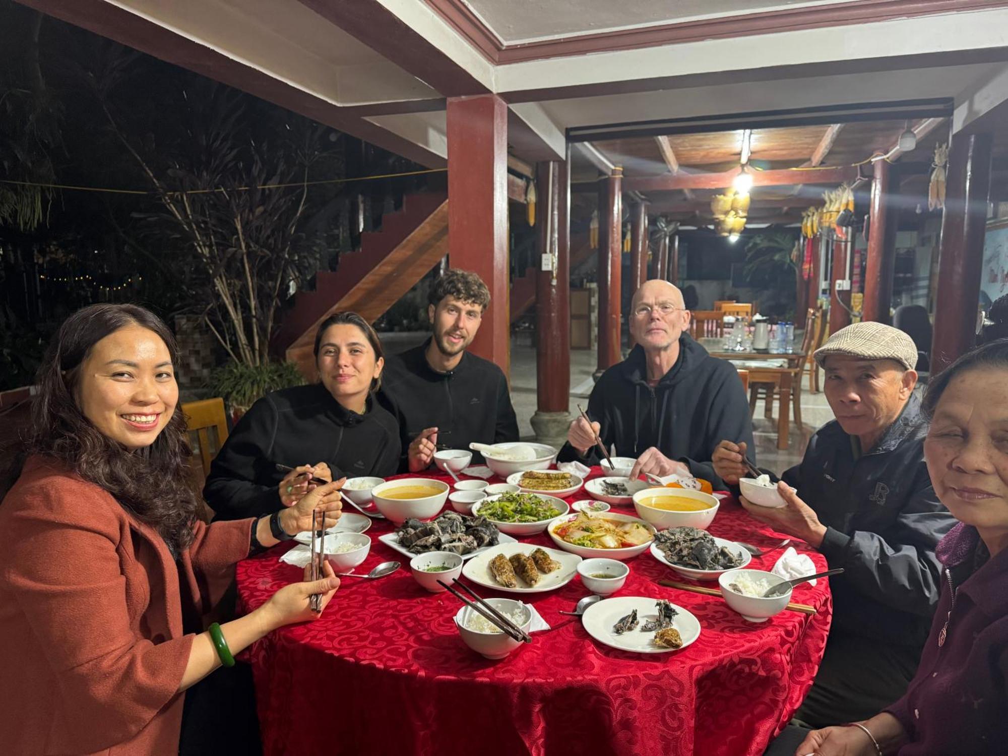 Minh Ngoc Homestay Dien Bien Phu Ban Hin Lom Esterno foto