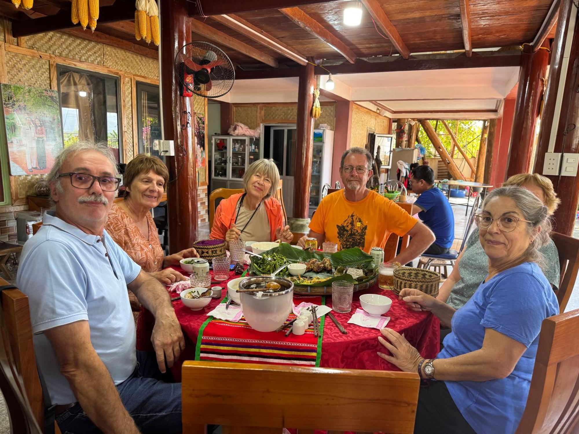 Minh Ngoc Homestay Dien Bien Phu Ban Hin Lom Esterno foto